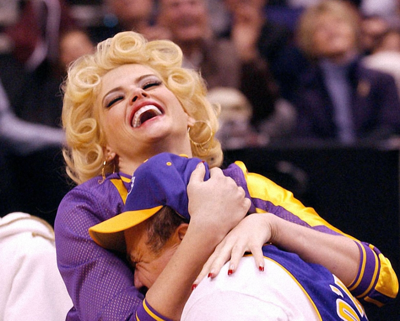 Anna Nicole Smith: The life and opera of a sex symbol of the 90s Anna Nicole Smith: The life and opera of a sex symbol of the 90s