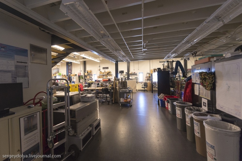 Antarctic station at the South Pole "Amundsen — Scott" Antarctic station at the South Pole "Amundsen — Scott"