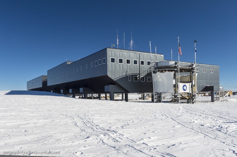 Antarctic station at the South Pole "Amundsen — Scott" Antarctic station at the South Pole "Amundsen — Scott"