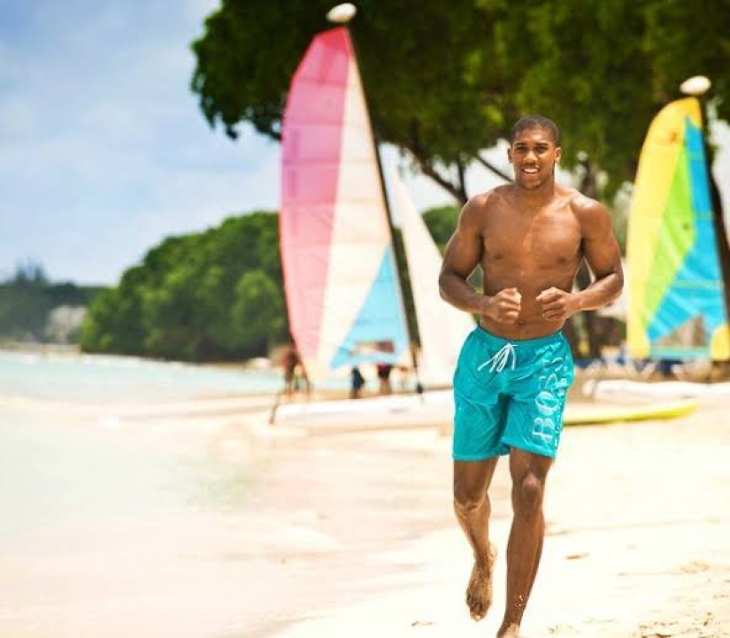 Anthony Joshua es un campeón millonario que disfruta de una vida elegante de forma gratuita Anthony Joshua es un campeón millonario que disfruta de una vida elegante de forma gratuita