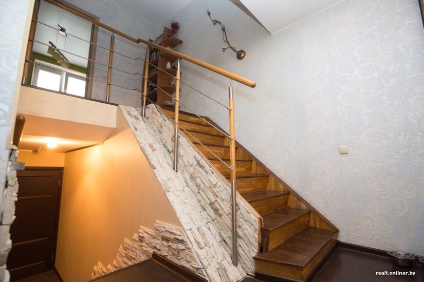 Apariencia ordinaria, interior intrincado: una casa misteriosa única en Minsk con apartamentos de 3 niveles Apariencia ordinaria, interior intrincado: una casa misteriosa única en Minsk con apartamentos de 3 niveles