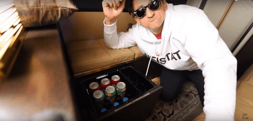 Apartamentos, mayordomo y ducha: cómo es el vuelo en el boleto aéreo más caro del mundo