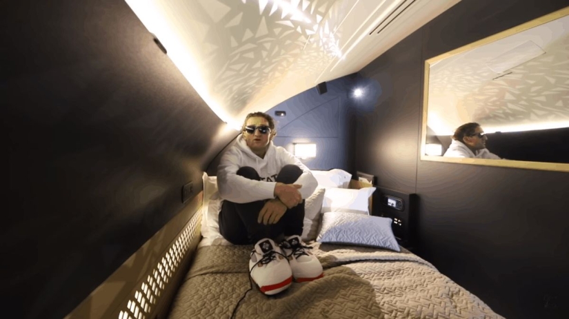 Apartamentos, mayordomo y ducha: cómo es el vuelo en el boleto aéreo más caro del mundo