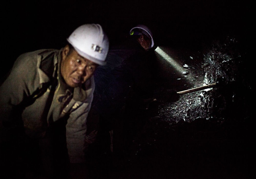 Are the Mongols no longer nomads?