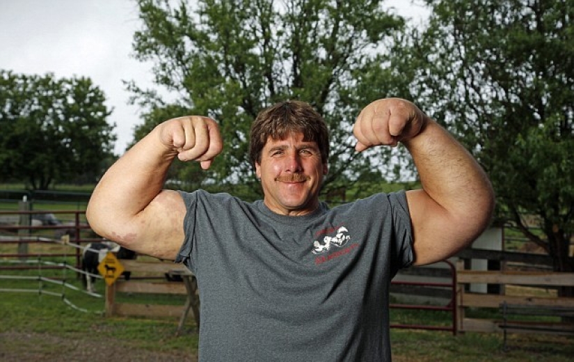 Arm Wrestler Jeff Deib: Mr. Huge Hands Arm Wrestler Jeff Deib: Mr. Huge Hands