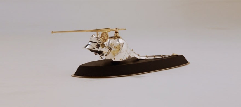 Armadura de los "dioses" : una batalla épica de enemigos antiguos Armadura de los "dioses" : una batalla épica de enemigos antiguos