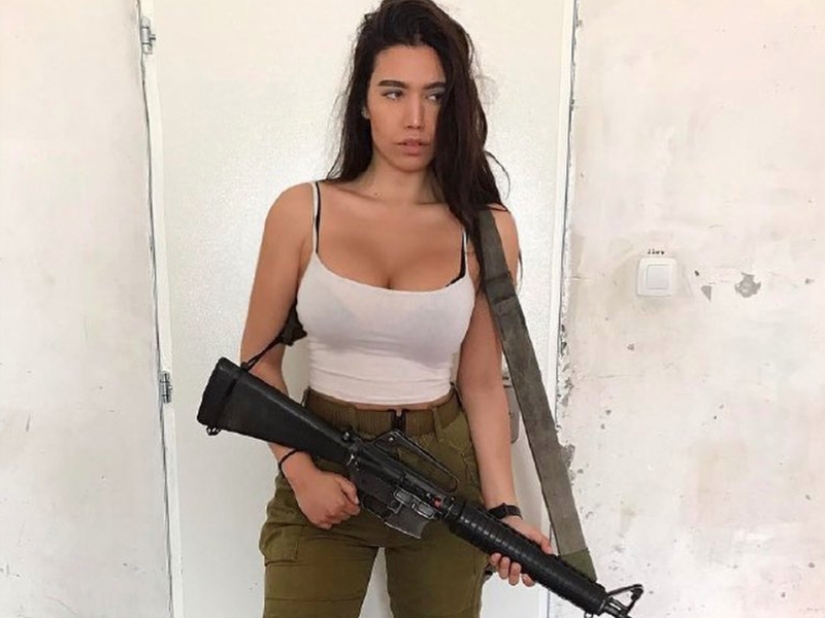Armed with beauty: 25 photos of beauties serving in the Israeli army Armed with beauty: 25 photos of beauties serving in the Israeli army