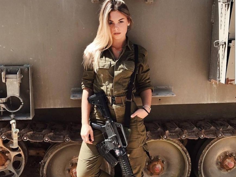 Armed with beauty: 25 photos of beauties serving in the Israeli army Armed with beauty: 25 photos of beauties serving in the Israeli army
