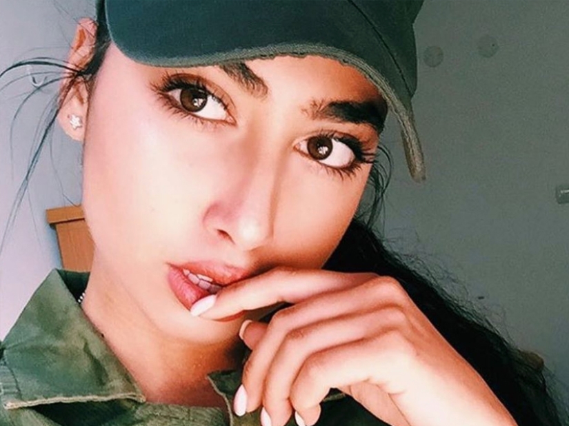 Armed with beauty: 25 photos of beauties serving in the Israeli army Armed with beauty: 25 photos of beauties serving in the Israeli army