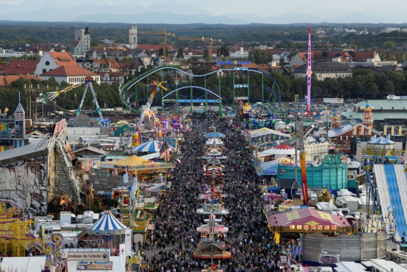 Arnold Schwarzenegger, los salarios de las camareras y la Respuesta Rusa: Lo que no sabías sobre el Oktoberfest