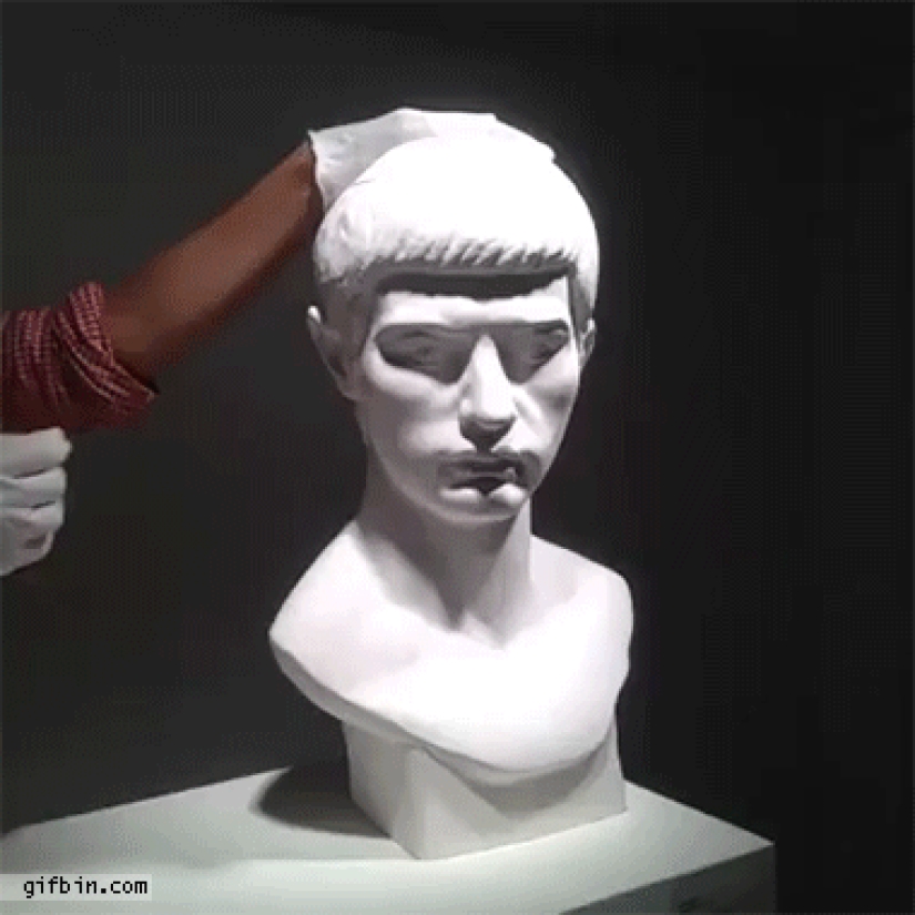 Arrancando una cabeza de papel en las increíbles esculturas de Lee Hongbo Arrancando una cabeza de papel en las increíbles esculturas de Lee Hongbo