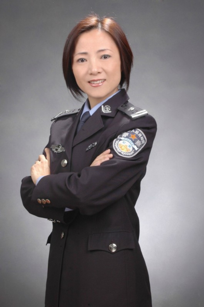 Arrest me immediately! The cutest policewomen from all over the world