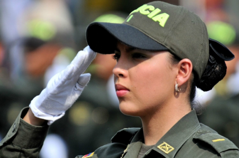 ¡Arréstenme inmediatamente! Las policías más lindas de todo el mundo ¡Arréstenme inmediatamente! Las policías más lindas de todo el mundo