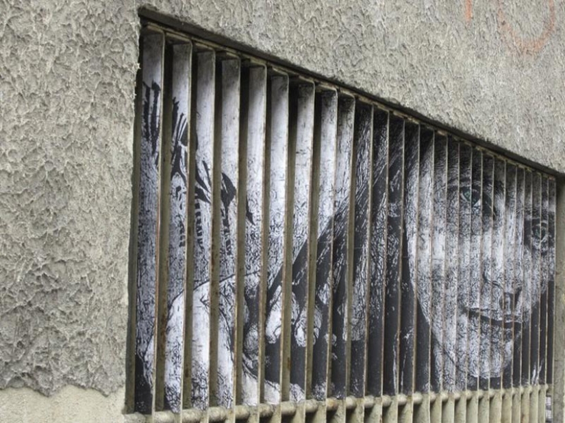 Arte callejero en la barandilla