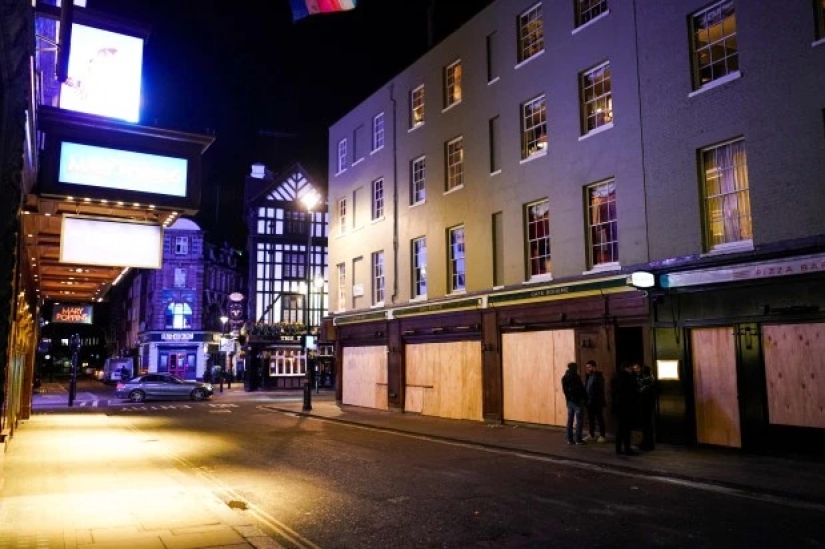 Atracón final: los británicos organizaron el último atracón antes del cierre de pubs y clubes por cuarentena Atracón final: los británicos organizaron el último atracón antes del cierre de pubs y clubes por cuarentena