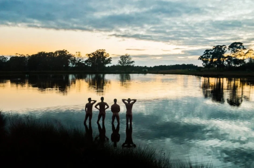 Australian veterinary students stripped to fight suicide