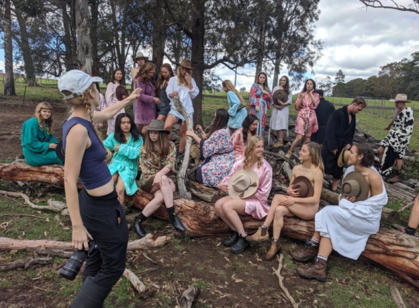 Australian veterinary students stripped to fight suicide