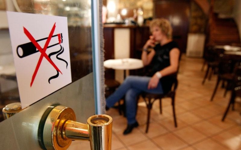 "¿Austria se convertirá en el cenicero de toda Europa?": la prohibición del tabaco se está levantando en el país, pero los austriacos están en contra "¿Austria se convertirá en el cenicero de toda Europa?": la prohibición del tabaco se está levantando en el país, pero los austriacos están en contra