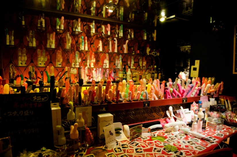 Automatic machines with panties and vibrator bars: this strange sex in Japanese Automatic machines with panties and vibrator bars: this strange sex in Japanese