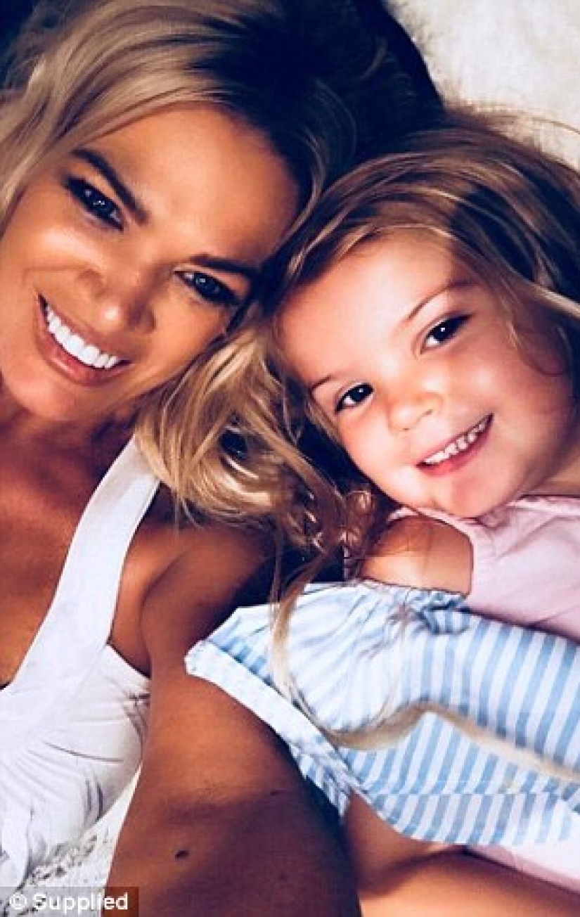 "Bah, ¿por qué estás desnudo aquí?": la abuela más sexy del mundo protagonizó con su familia demasiado común