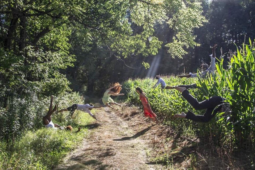 Bailarines acrobáticos desafían la gravedad