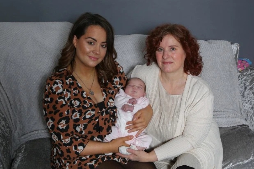 Bajo una estrella: el bebé, la madre y la abuela nacieron el mismo día