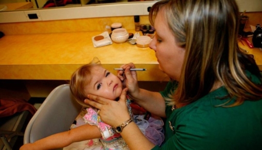 Beatings, abuse and castration: what are parents to earn money for children Beatings, abuse and castration: what are parents to earn money for children