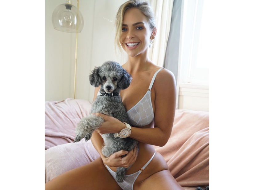 Beautiful girls and their four-legged friends: 25 photos Beautiful girls and their four-legged friends: 25 photos
