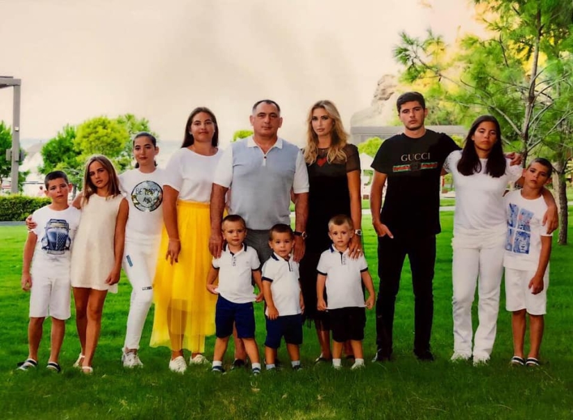 Beauty secrets of Victoria Jatieva — wife of the mayor of Vladikavkaz and mother of 10 children Beauty secrets of Victoria Jatieva — wife of the mayor of Vladikavkaz and mother of 10 children