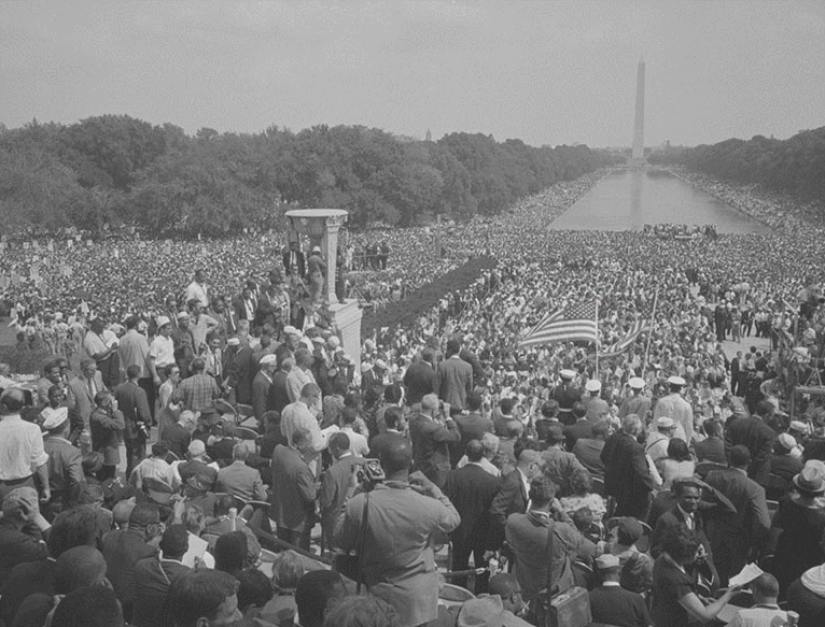 Before and after: the process of coloring b/w photos in a fascinating animation