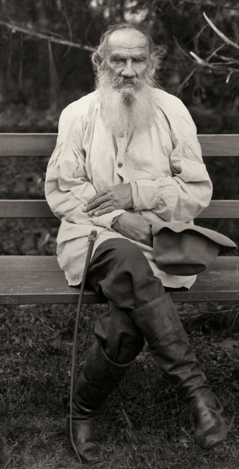 Before and after colorization: the Revived Faces of Russian History