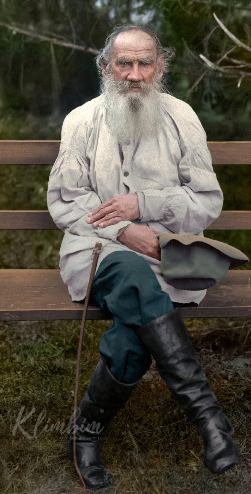 Before and after colorization: the Revived Faces of Russian History