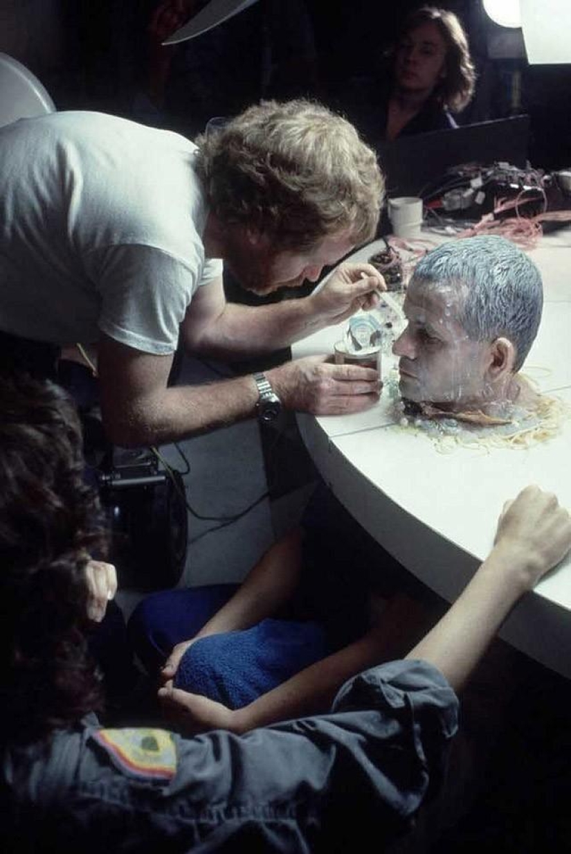 Behind the scenes of your favorite movies - 50 photos that reveal the secrets of filming