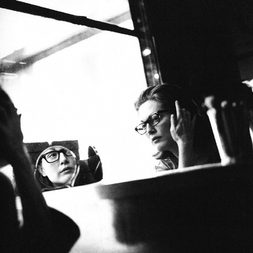 Belleza femenina real en la serie de fotos "Mujeres antes de las 10 am" Belleza femenina real en la serie de fotos "Mujeres antes de las 10 am"