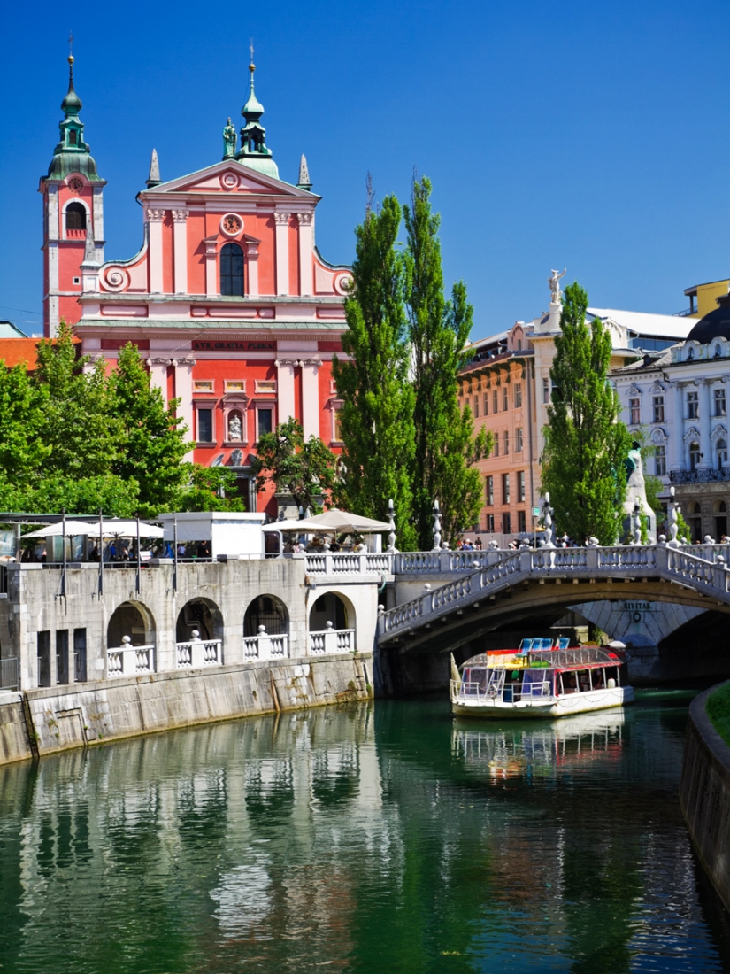 Belleza modesta escondida en los bosques… Ljubljana Belleza modesta escondida en los bosques… Ljubljana