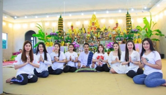 Beloved women of the tattoo artist Sorota – how Thai makes 8 wives happy at once Beloved women of the tattoo artist Sorota – how Thai makes 8 wives happy at once