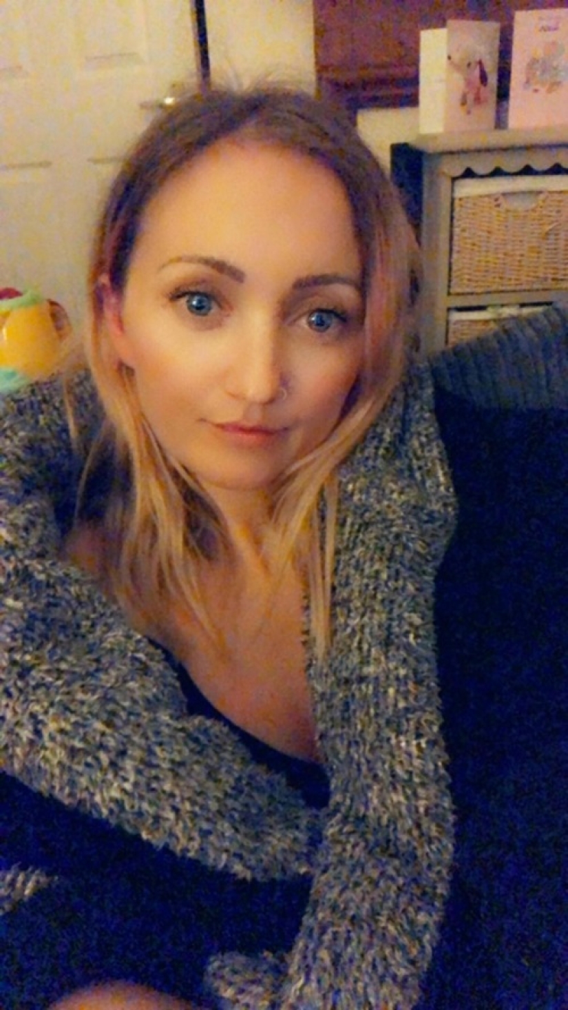 Benjamin Button Effect: 31-year-old British woman "ages the other way around" and looks younger than at 15 Benjamin Button Effect: 31-year-old British woman "ages the other way around" and looks younger than at 15