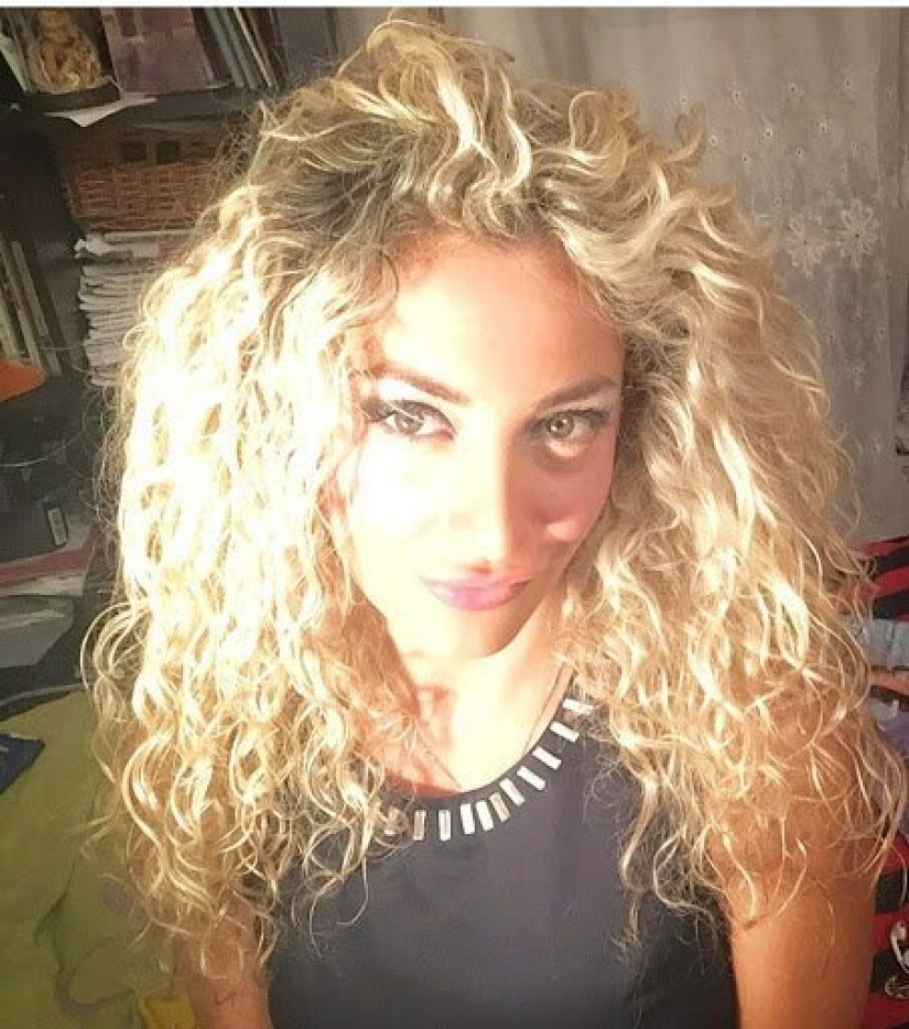 Berlusconi abandonó a su amante, que era 50 años más joven que él, y comenzó otra, más joven Berlusconi abandonó a su amante, que era 50 años más joven que él, y comenzó otra, más joven