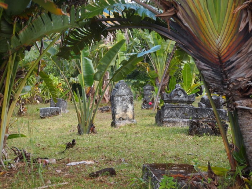 Blast me! This is the only surviving pirate cemetery