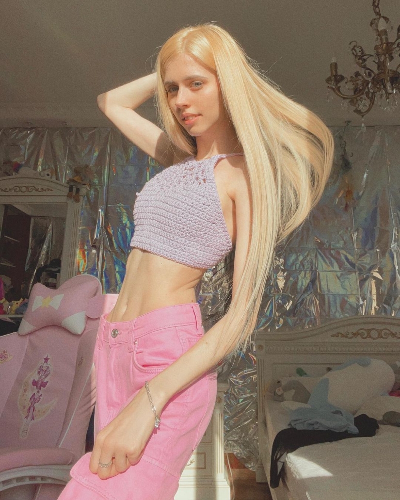 Blogger Nastya Kosh — from an unknown girl to a star of social networks