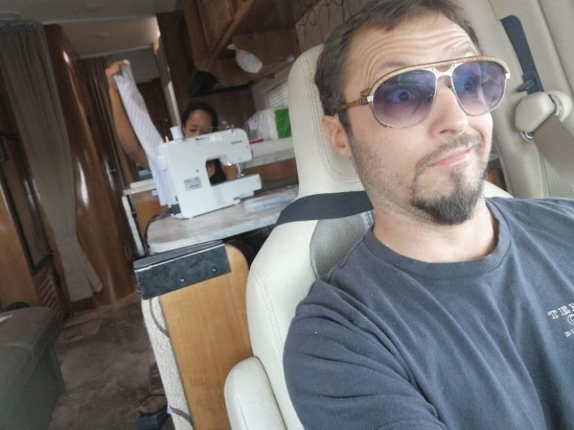 Boda futurista en el Festival Burning Man Boda futurista en el Festival Burning Man