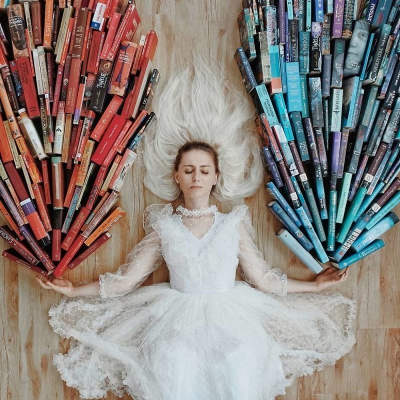 Books as art: a girl puts out colorful installations from her library Books as art: a girl puts out colorful installations from her library