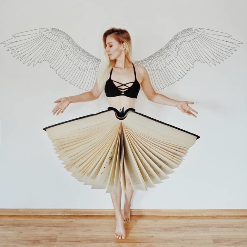 Books as art: a girl puts out colorful installations from her library Books as art: a girl puts out colorful installations from her library