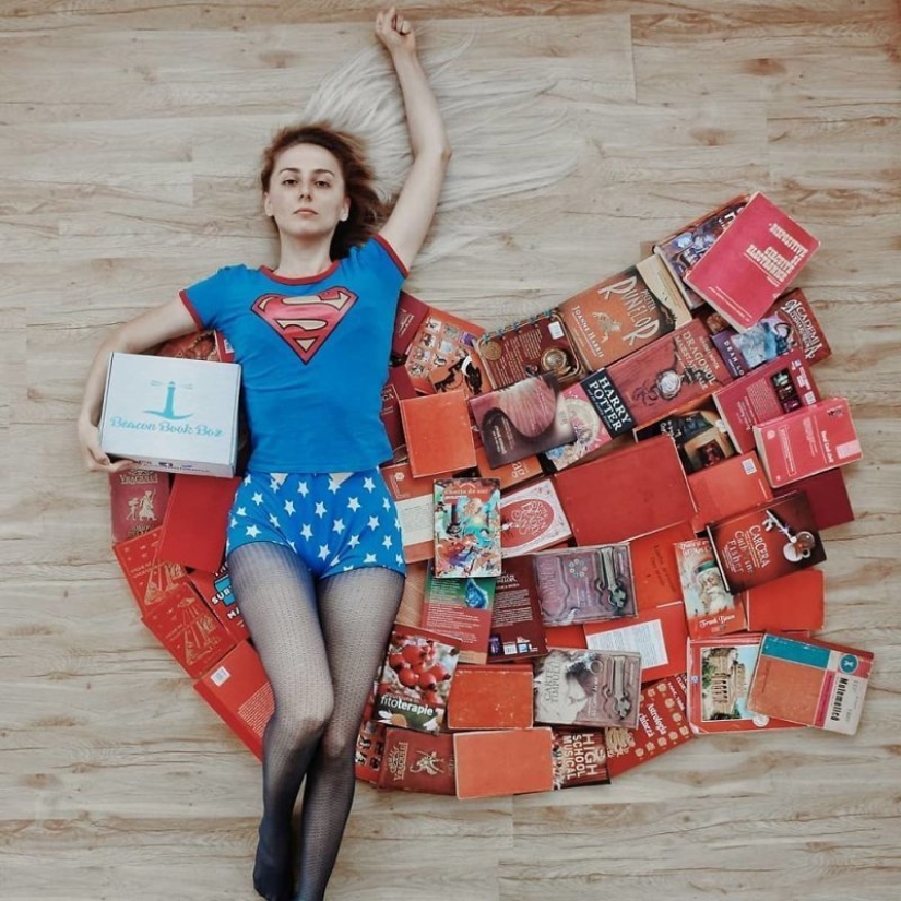 Books as art: a girl puts out colorful installations from her library Books as art: a girl puts out colorful installations from her library
