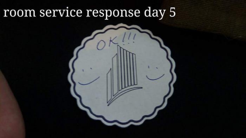 Bored on a business trip, the guest began to leave funny messages to the maids