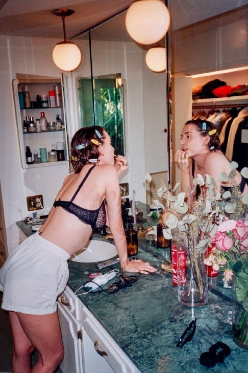 Brad Pitt tiene una nueva novia, y ella es muy diferente de todas sus ex novias