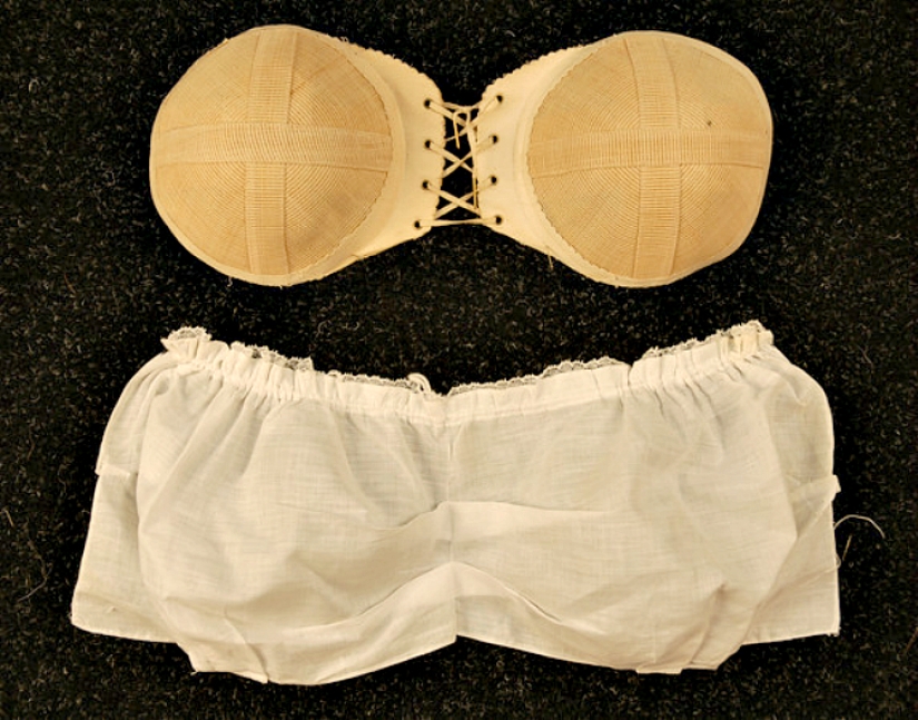 Breast augmentation 100 years ago. How was it?