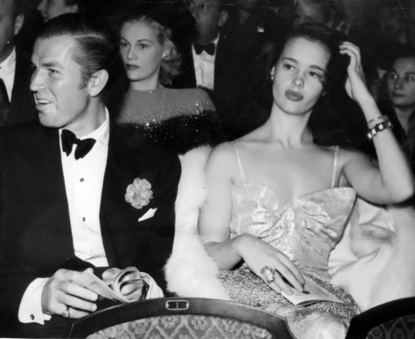 Bright dawn, quiet sunset: Gloria Vanderbilt, who inspired the author of the novel Breakfast at Tiffany's, has died Bright dawn, quiet sunset: Gloria Vanderbilt, who inspired the author of the novel Breakfast at Tiffany's, has died