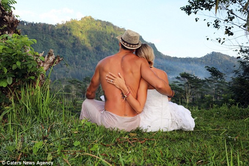British couple lost their wedding photos, but even glad about it British couple lost their wedding photos, but even glad about it
