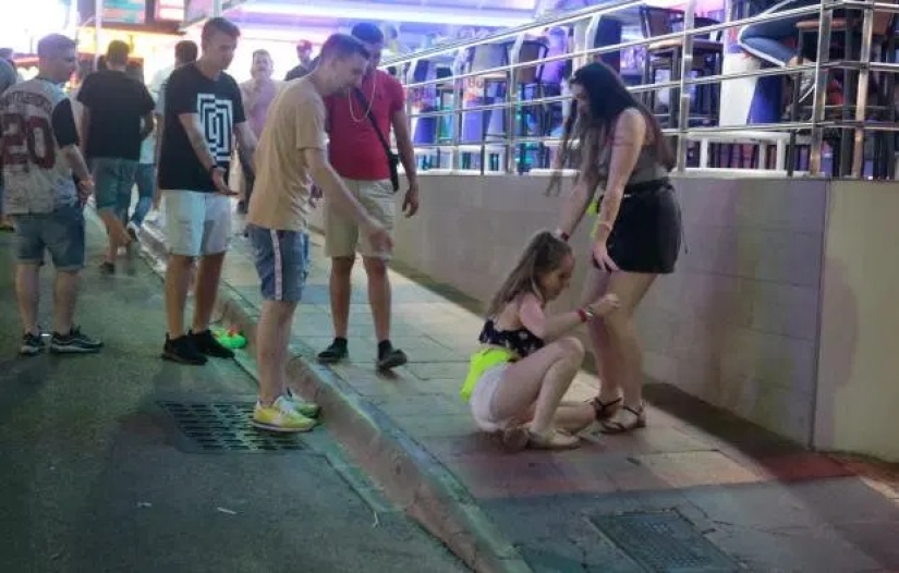 Britons coming to Majorca for a holiday are asked to sign a contract on good behavior